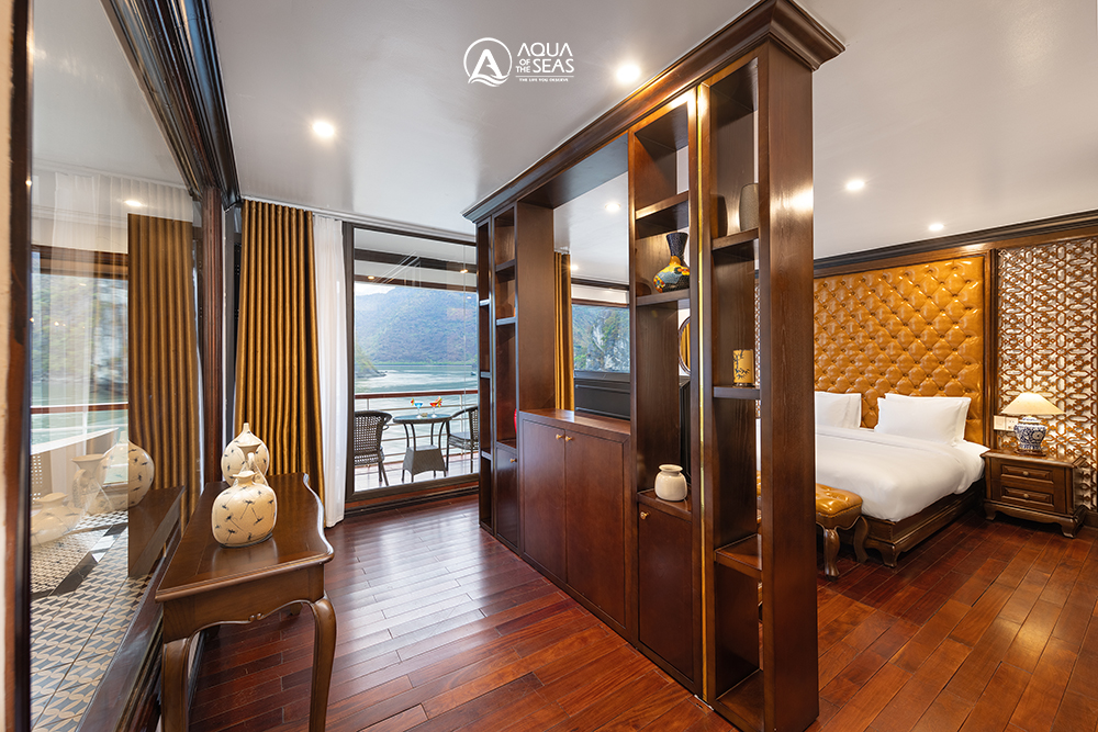 Aqua King Suite Cabin