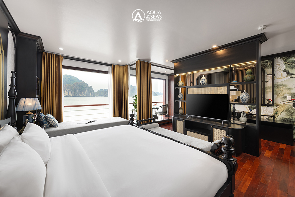Aqua Queen Suite Cabin