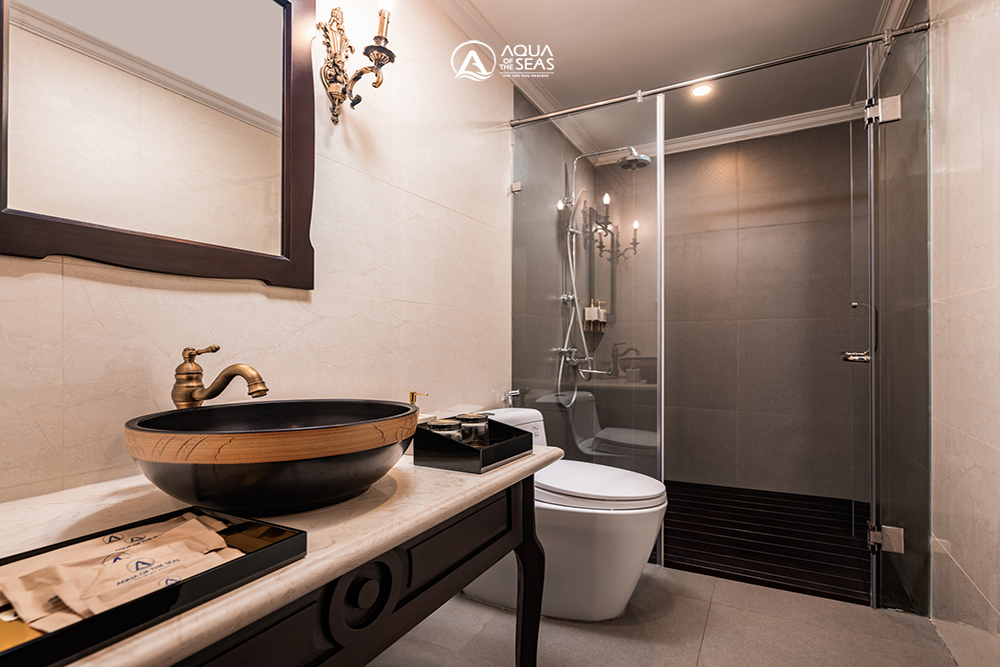 Aqua Senior Suite Cabin