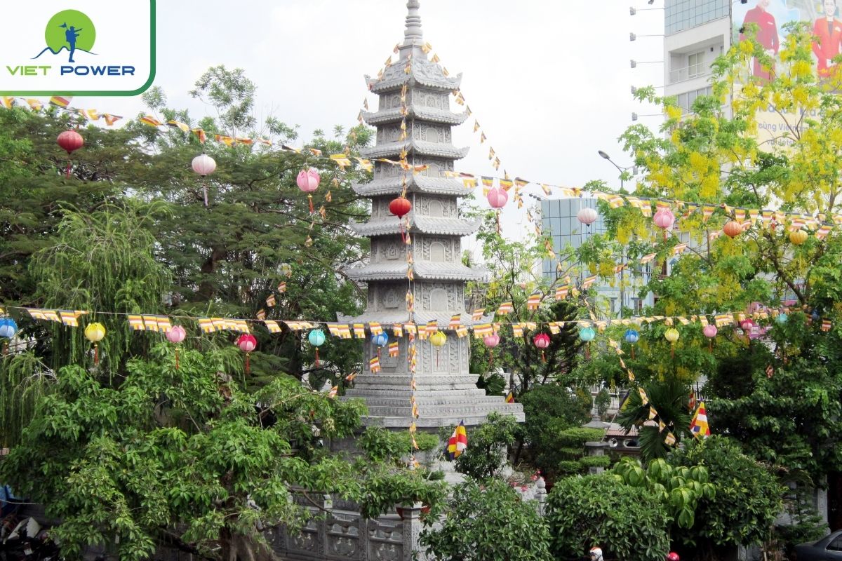 Vinh Nghiem Stone Tower