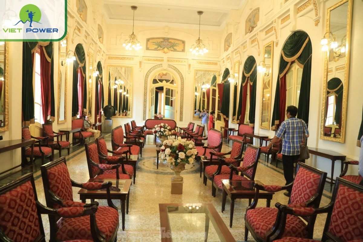 Design style of the Second Floor of Hanoi Opera House