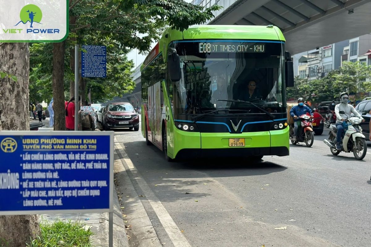 Public bus route 14 to the museum