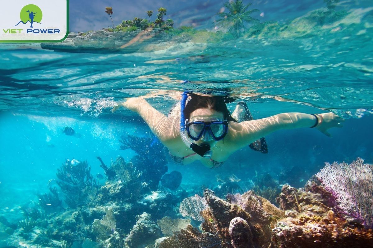 Snorkeling at Tien Sa beach