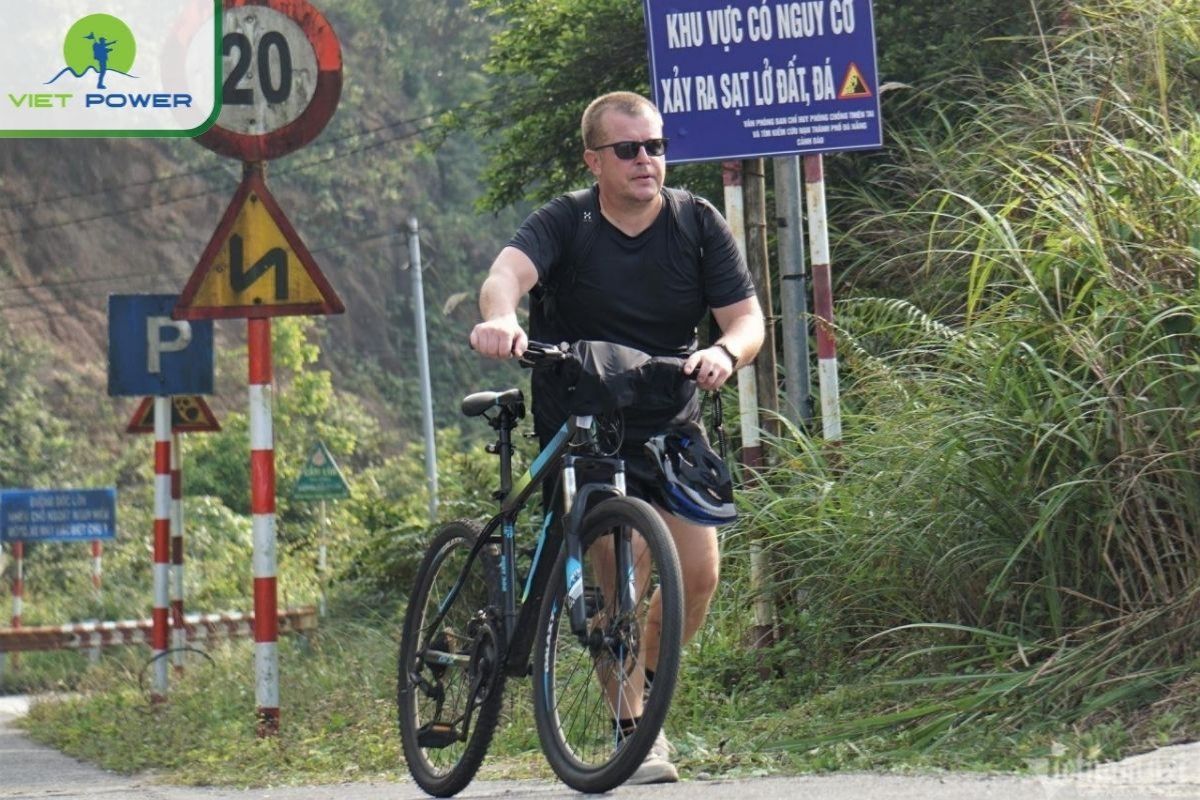 Cycling from Danang to Son Tra Peninsula