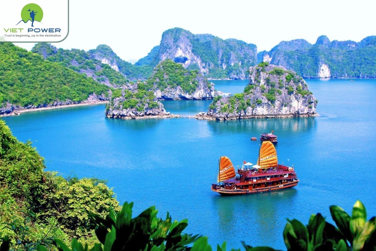 (2) Ha Long