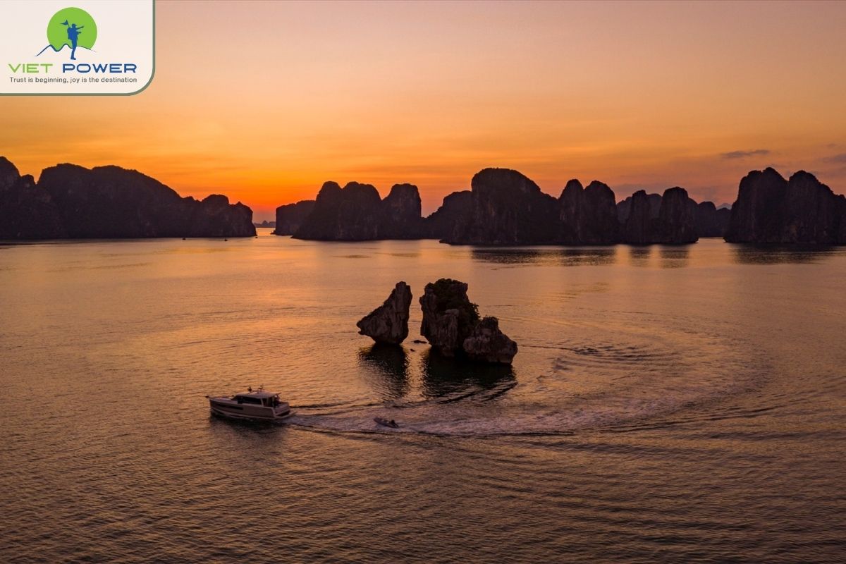 (7) Ha Long