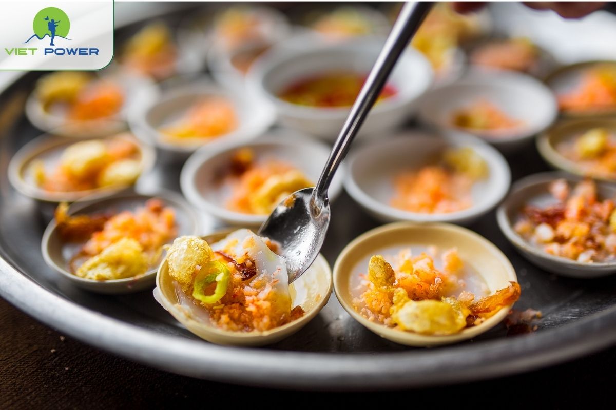 Banh Beo – Steamed Rice Cakes with Shrimp