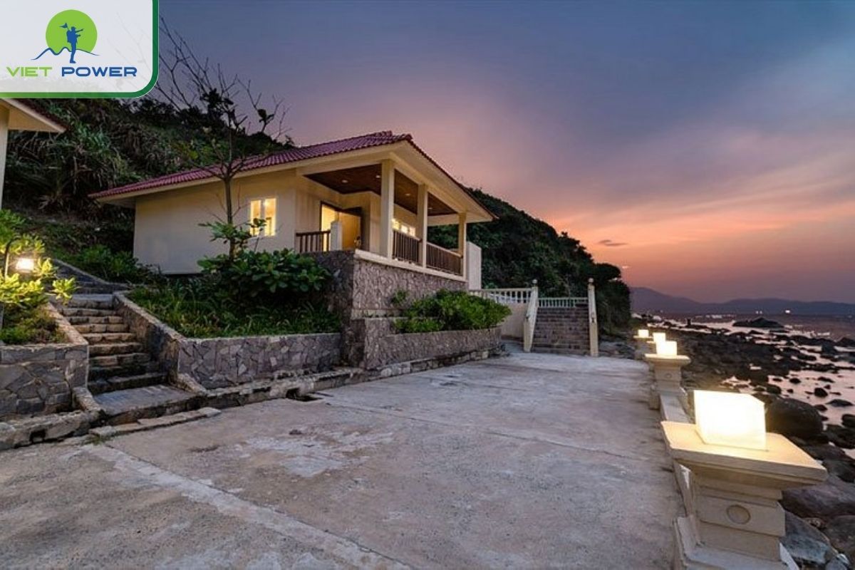Hilltop Bungalows with Panoramic Ocean Views