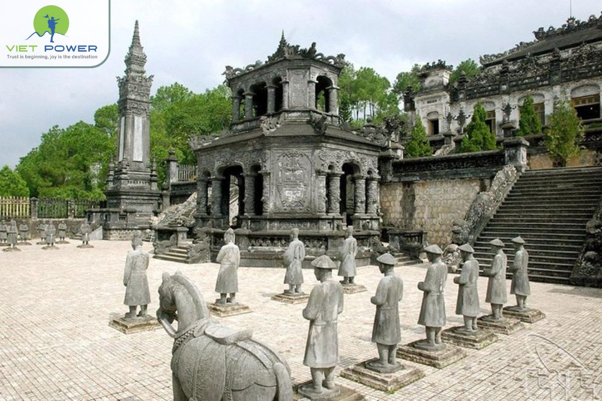 Complex of Hue Monuments (9)