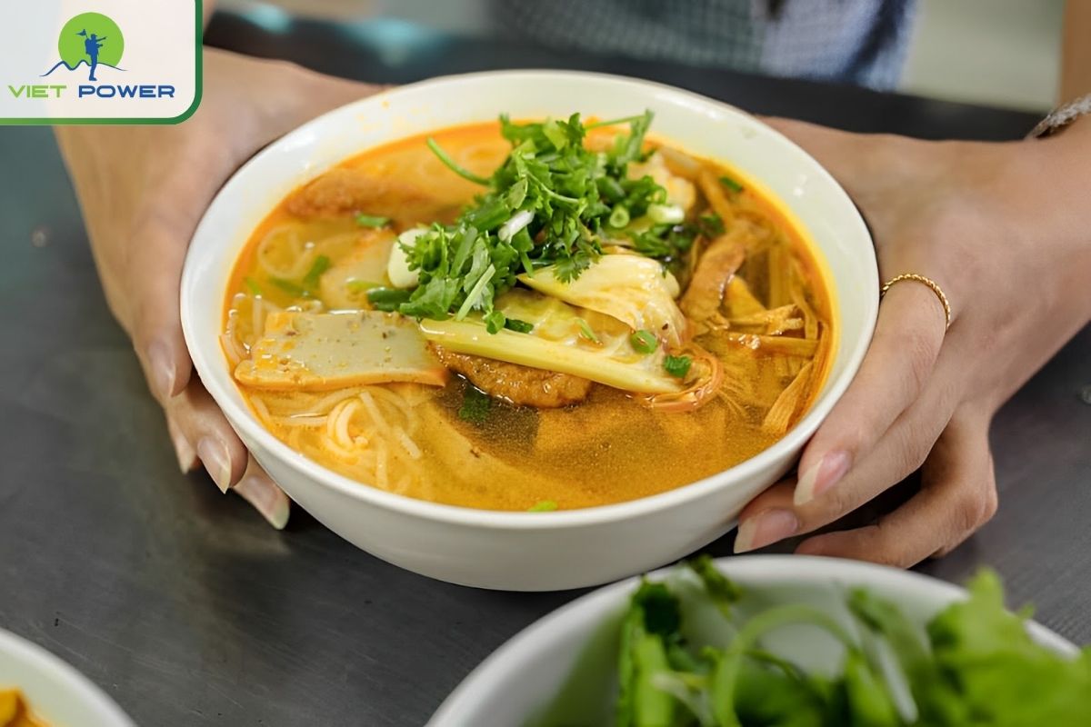 Bun Cha Ca is a highlight of Da Nang street food, offering a flavorful fish cake noodle soup that's a must-try.