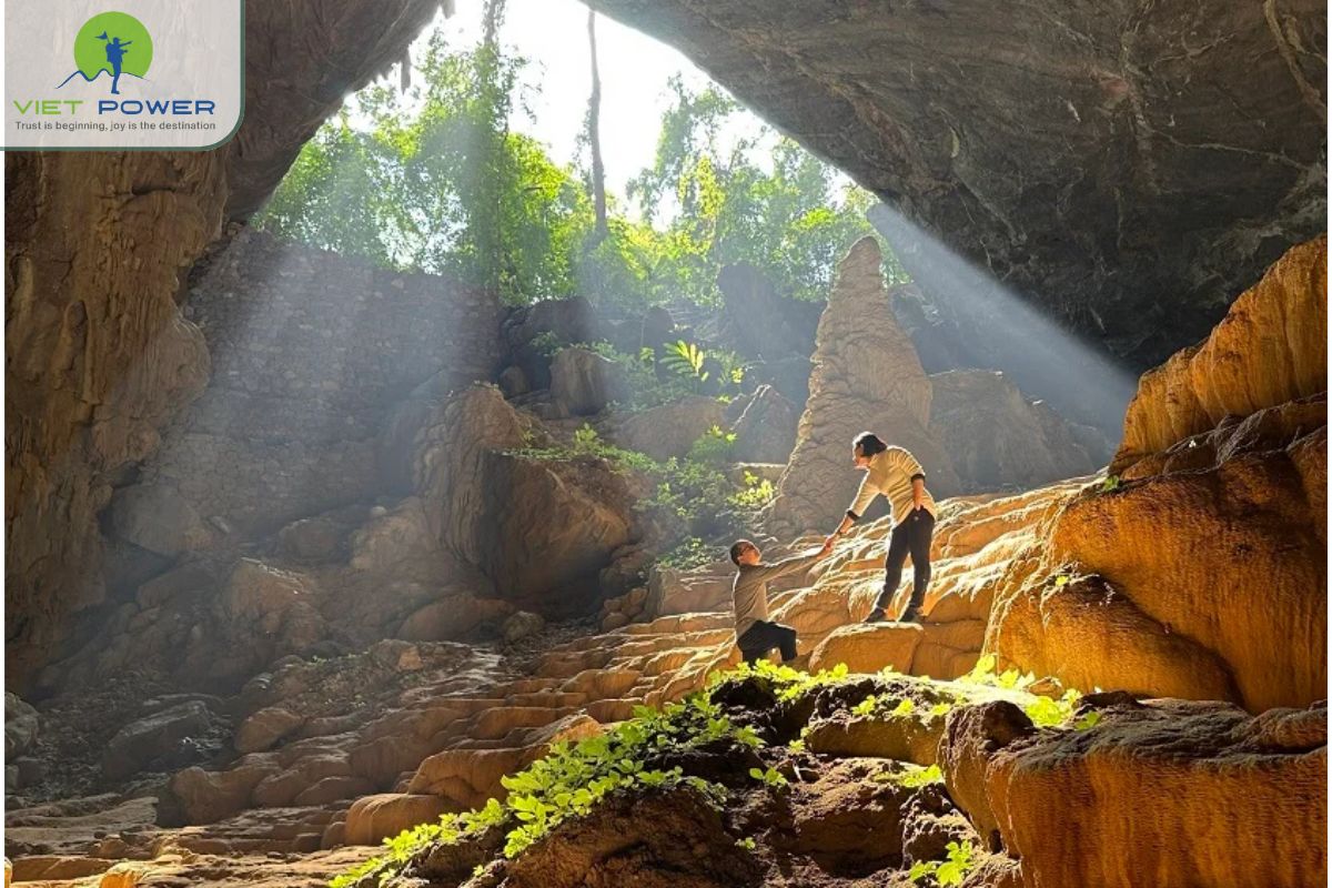 Explore Nguom Ngao Cave