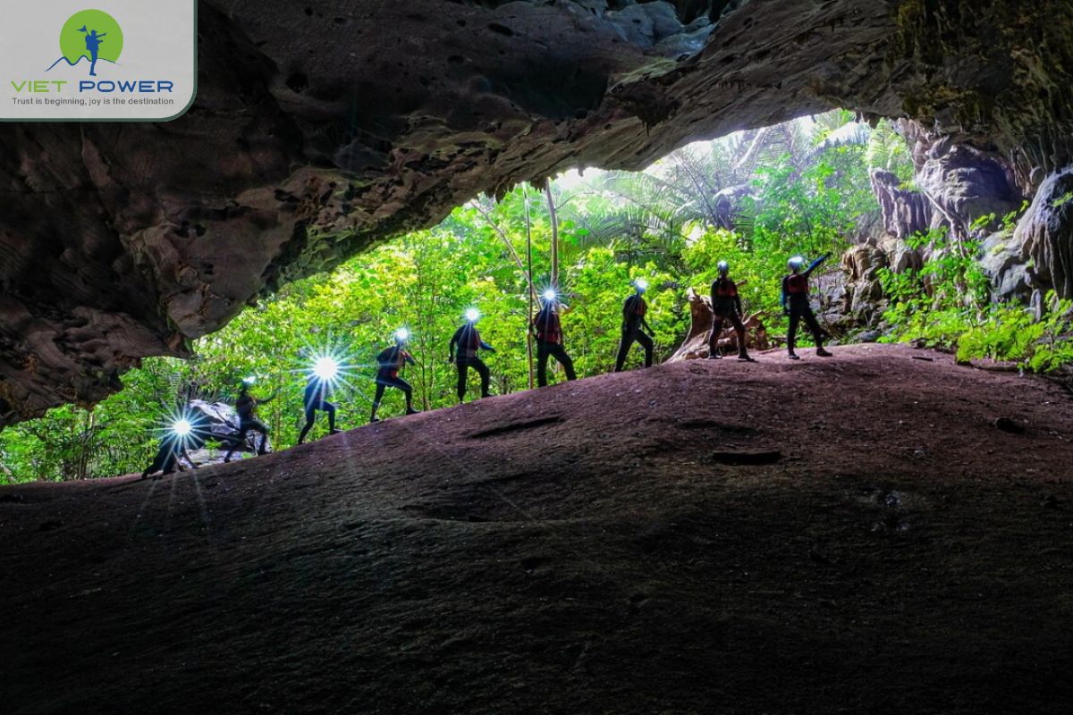 Full-Day Tu Lan Cave Expedition (8)