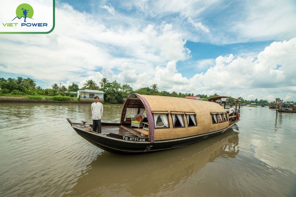 Choosing a Mekong Delta cruise.