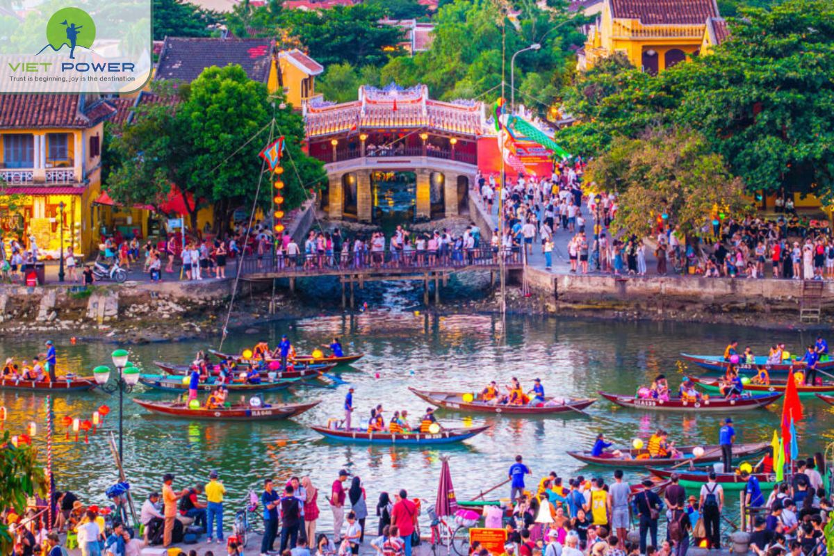 Japanese Covered Bridge Hoi An (1)