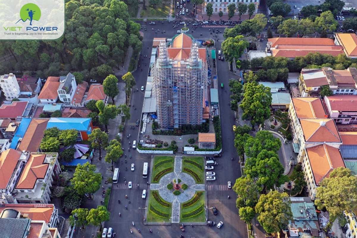 Notre-Dame-Cathedral-of-Saigon (5)