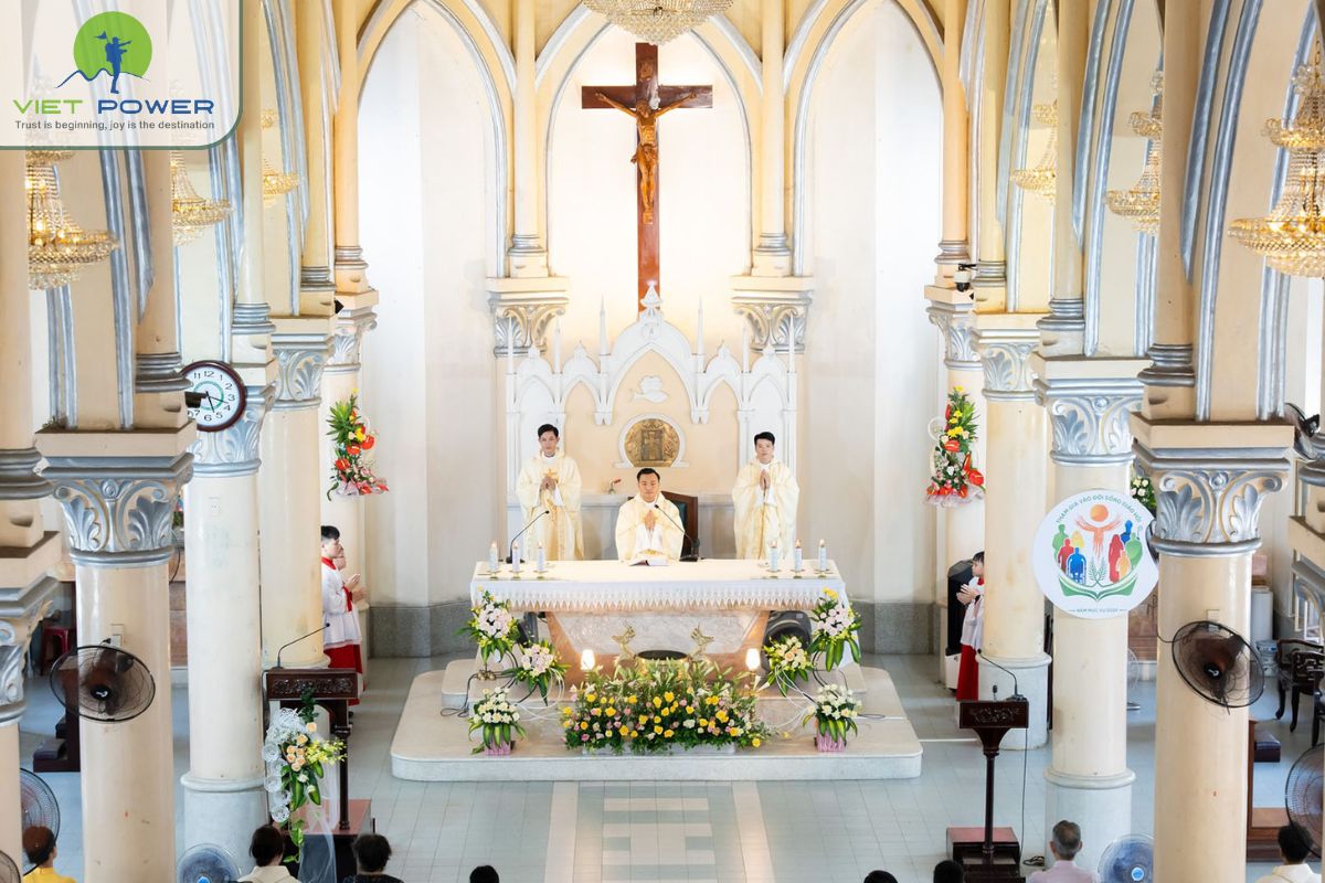 Overview of Da Nang Cathedral