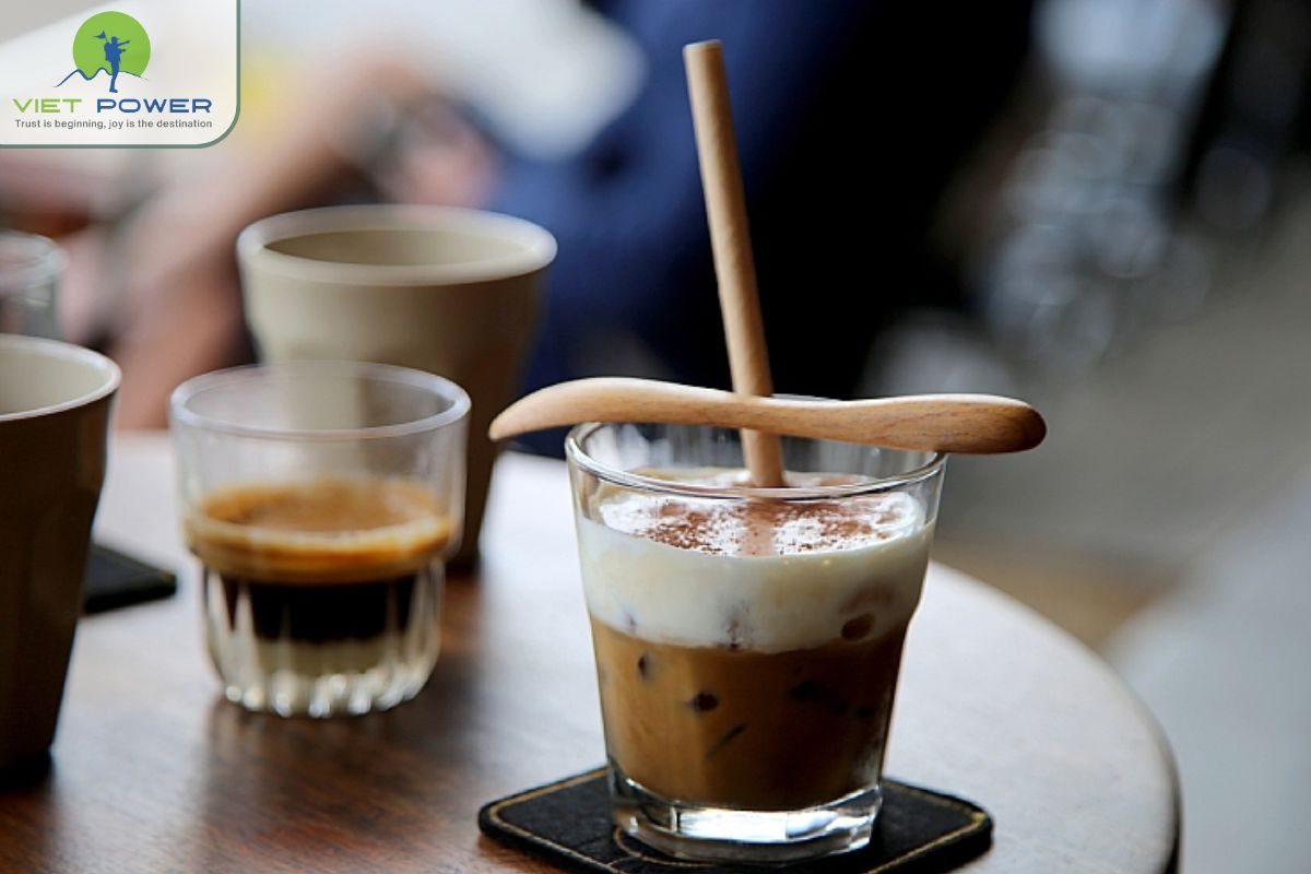 Review of Life in Vietnam (15)