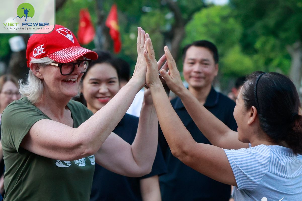 Review of Life in Vietnam (16)