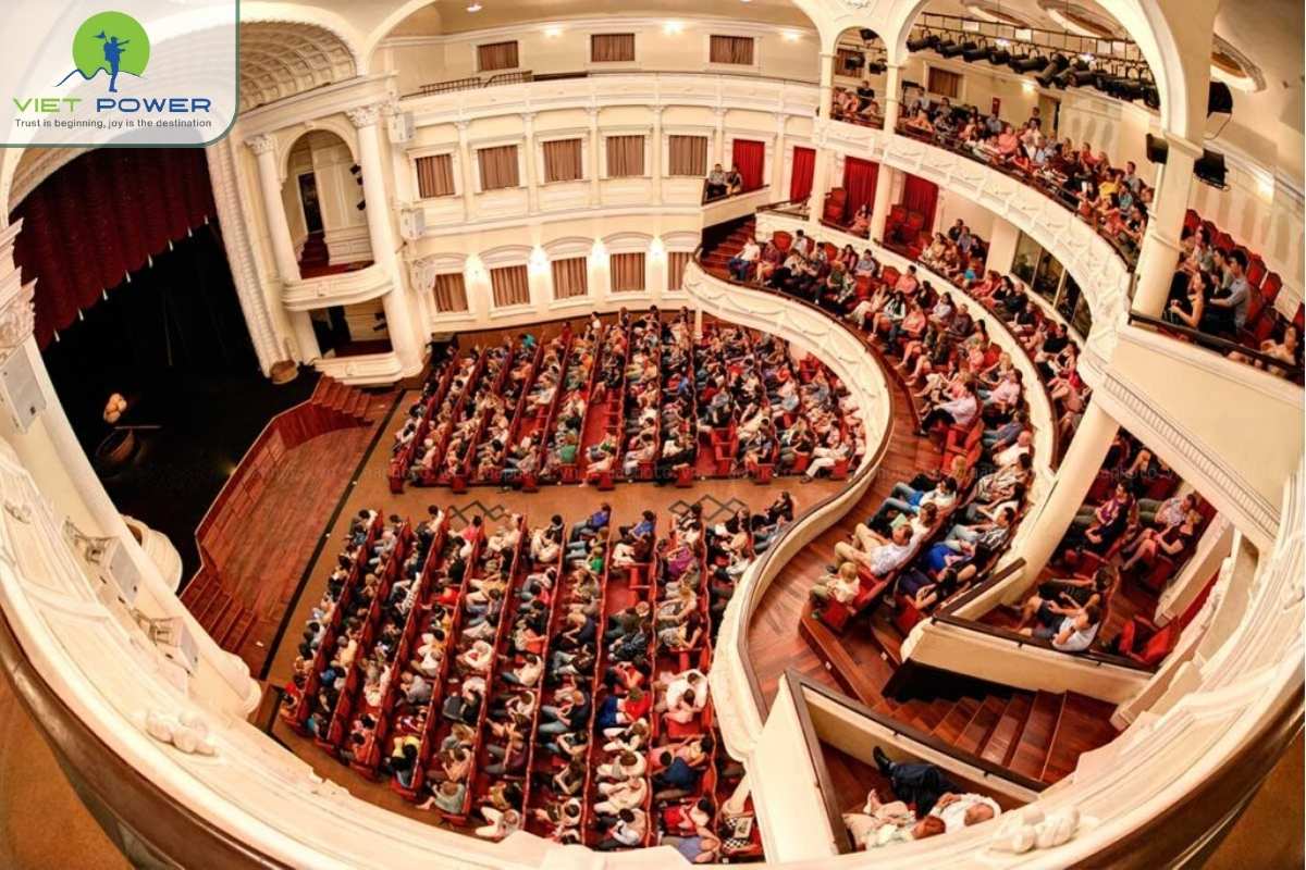 Saigon-Opera-House (4)