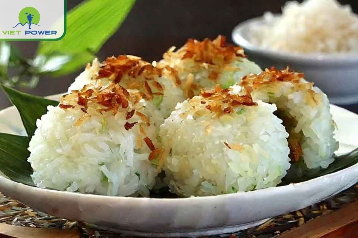 Xôi Khúc (Mugwort Sticky Rice with Pork Filling)