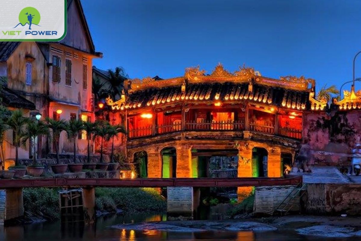 Travel Tips & Weather Notes