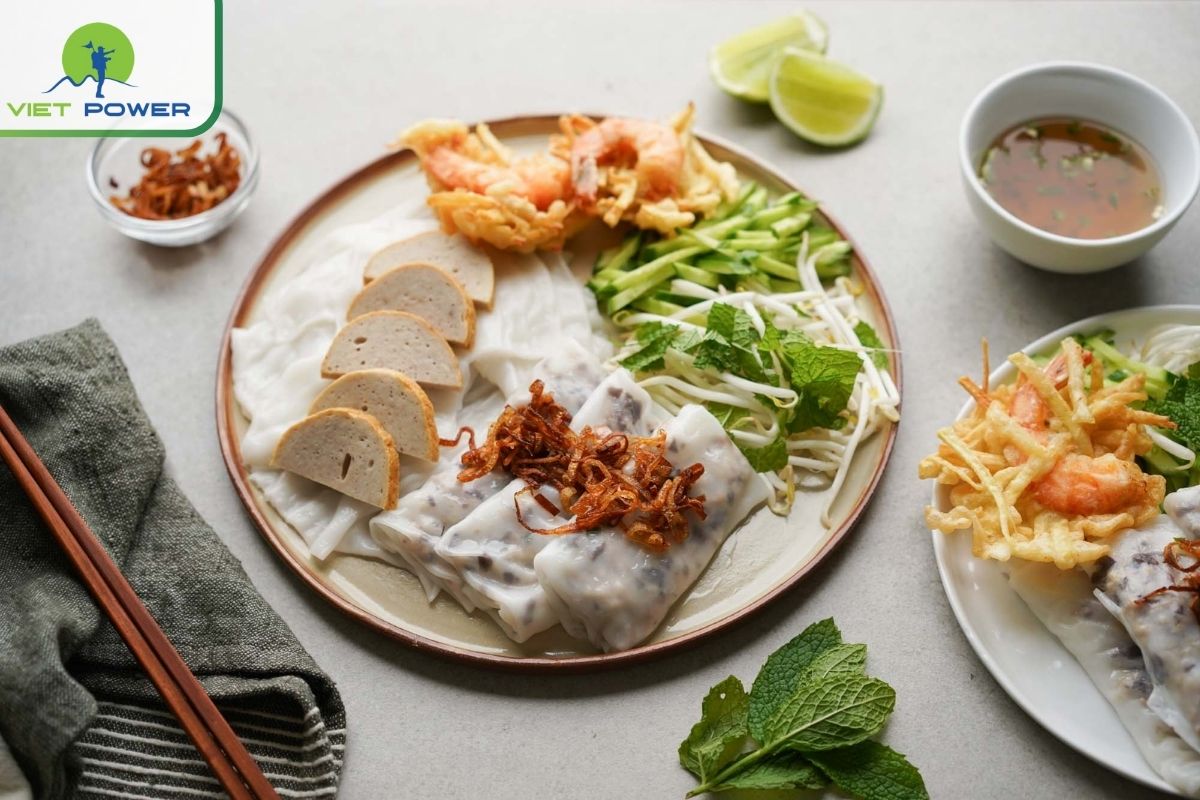 Banh Cuon (Steamed Rice Rolls)