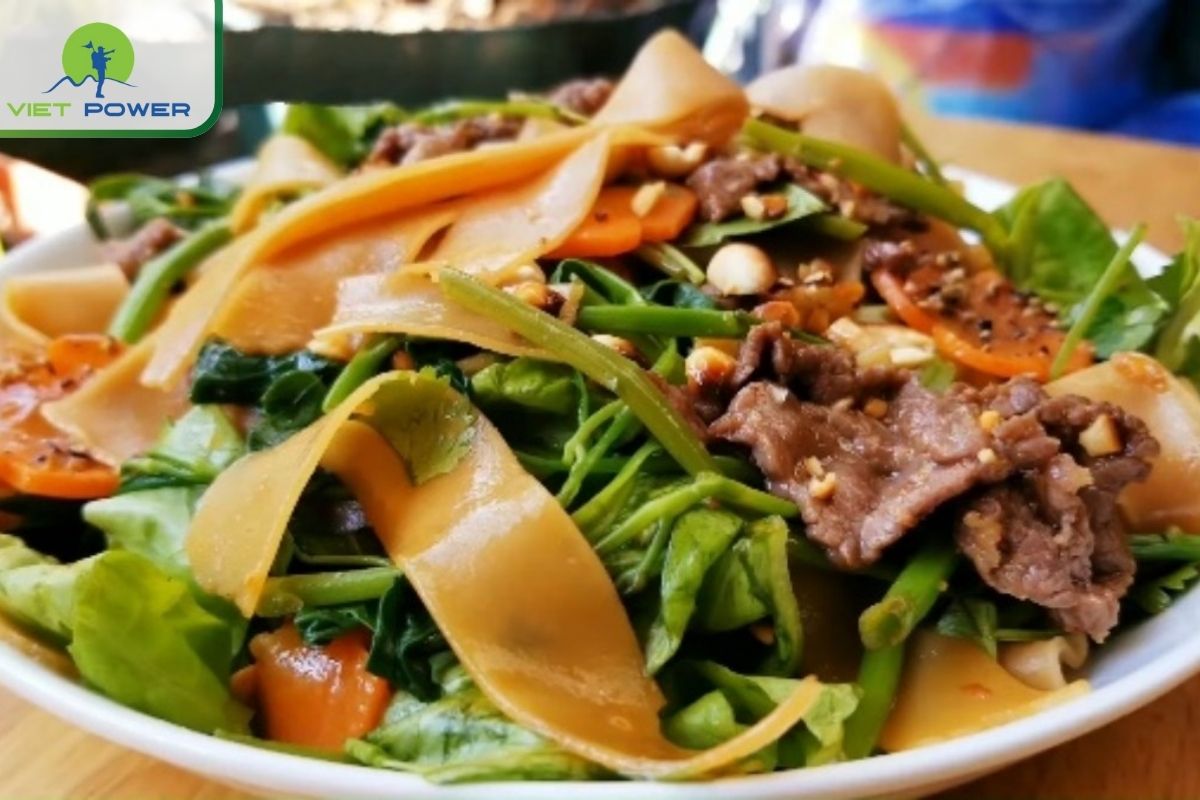 Banh Da Tron (Vietnamese Mixed Flat Rice Noodles)