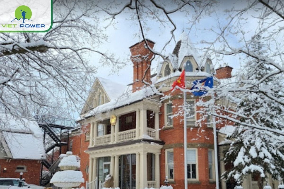 Apply via the Vietnamese Embassy in Canada