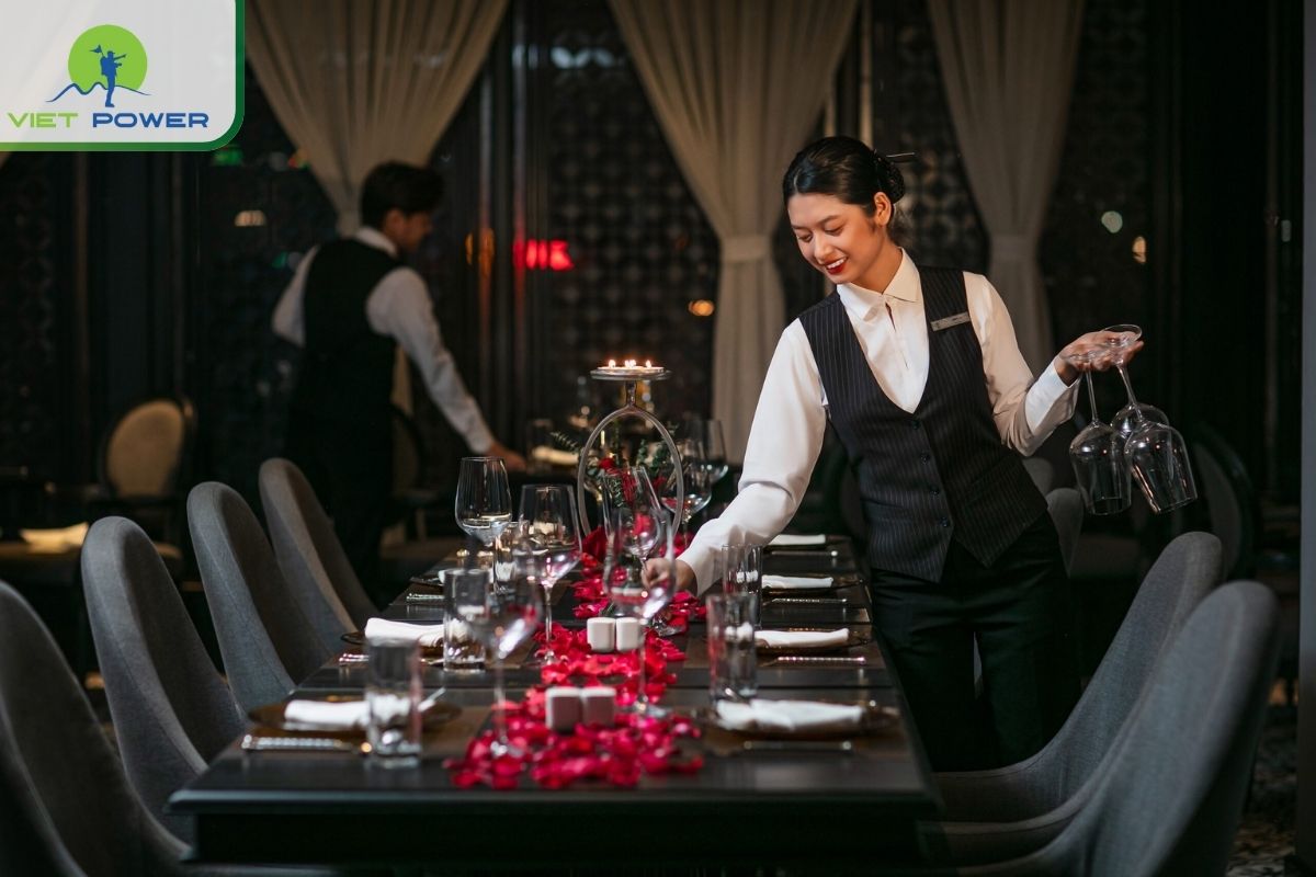 6 Degrees – Rooftop Dining with Lake Views