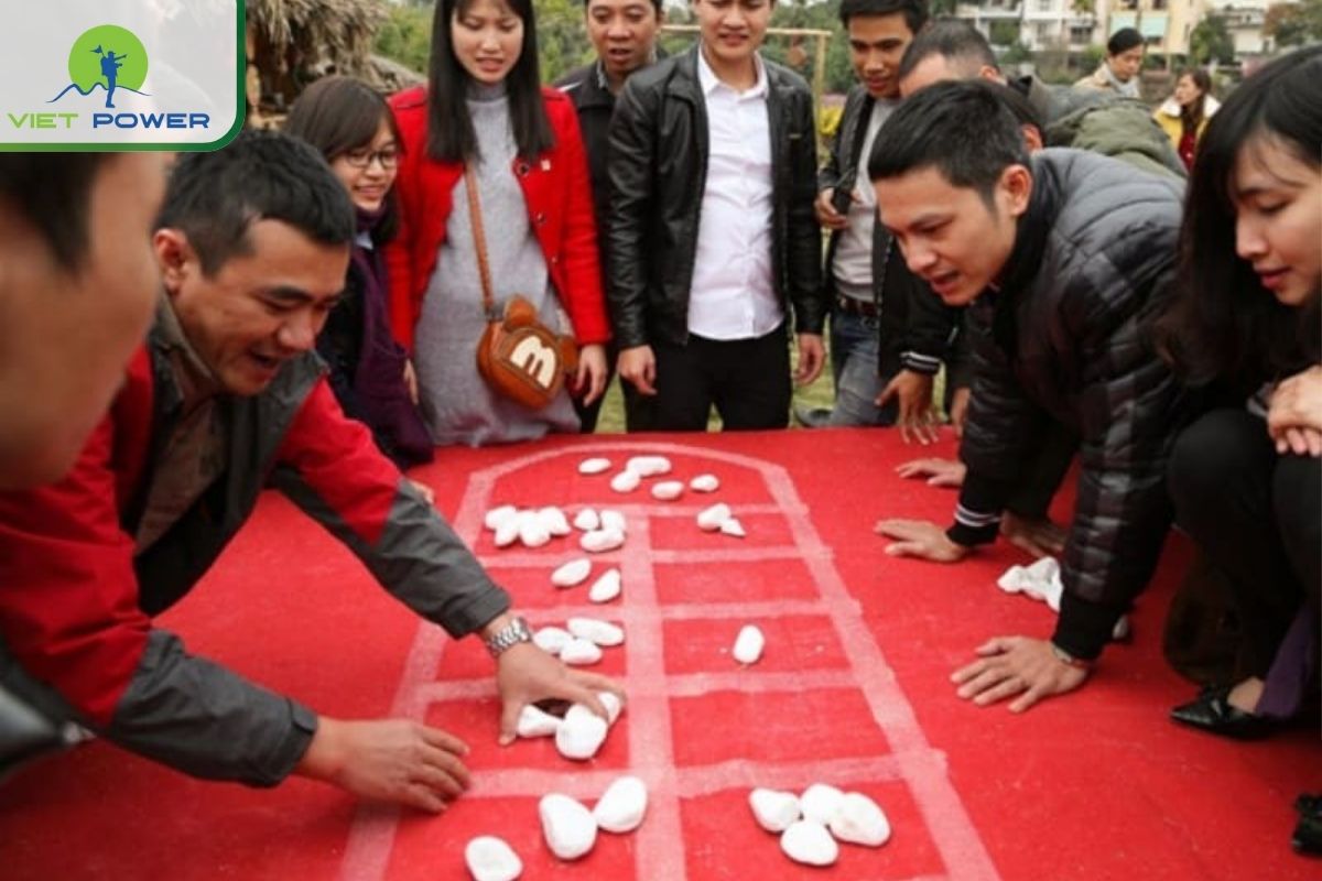 Ô Ăn Quan – Childhood Wisdom in Pebbles