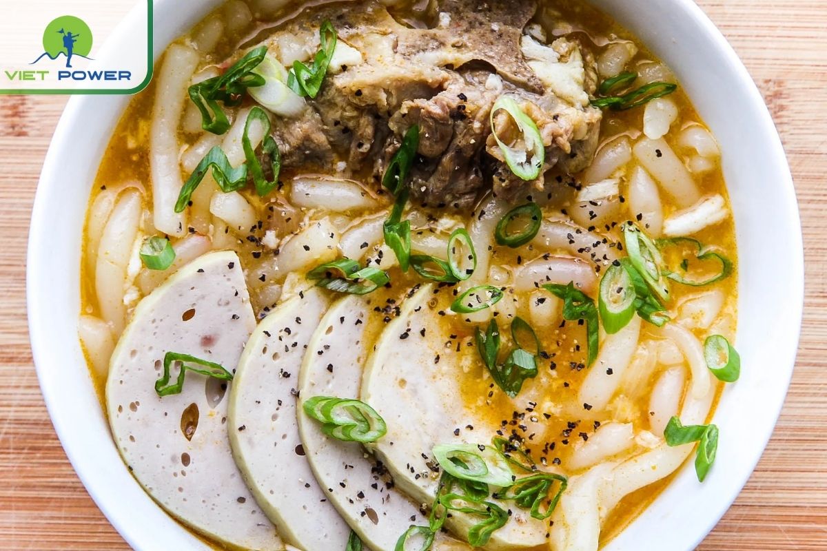 Banh Canh – Thick Noodle Soup with Rich Broth