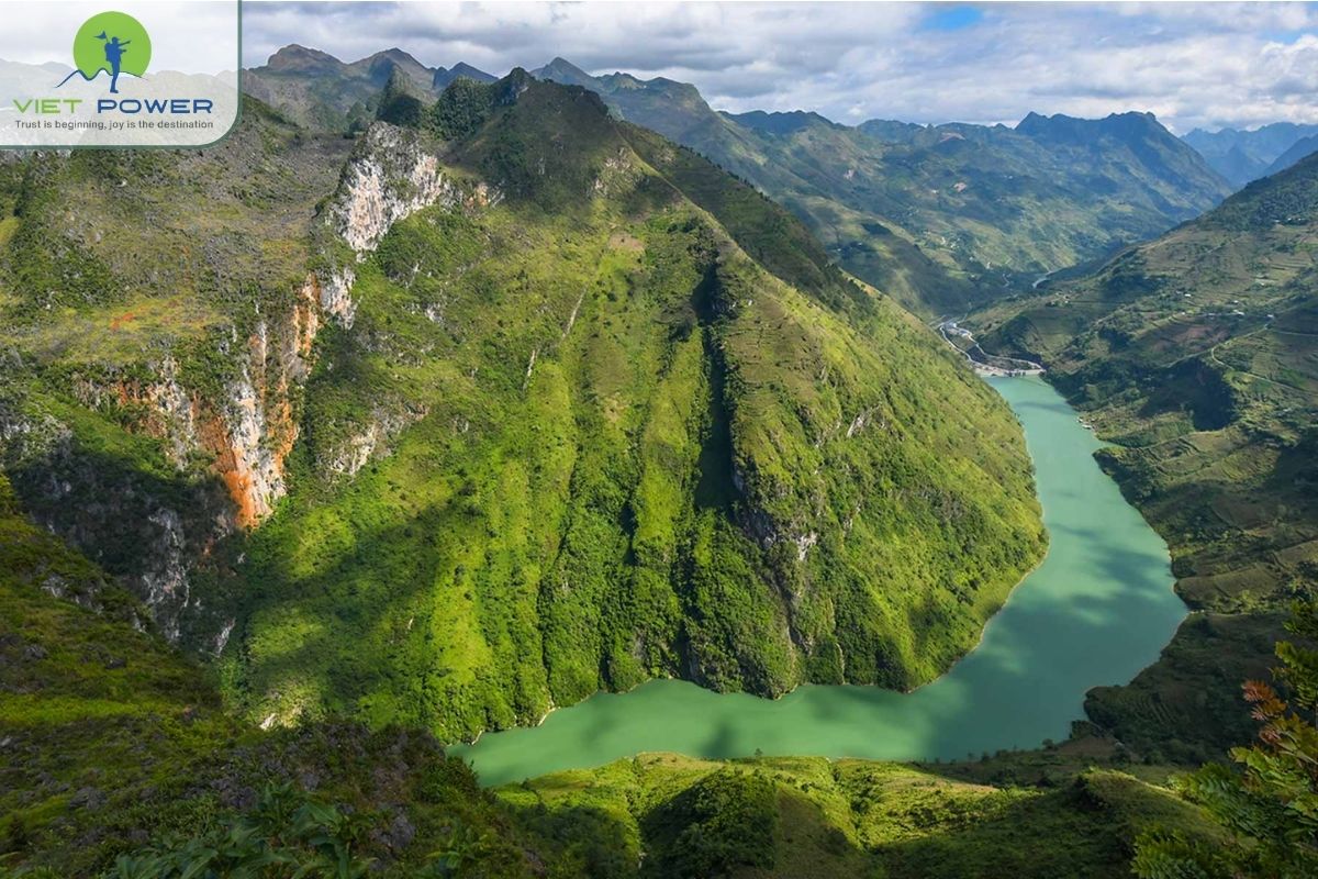 What Makes Dong Van Unique