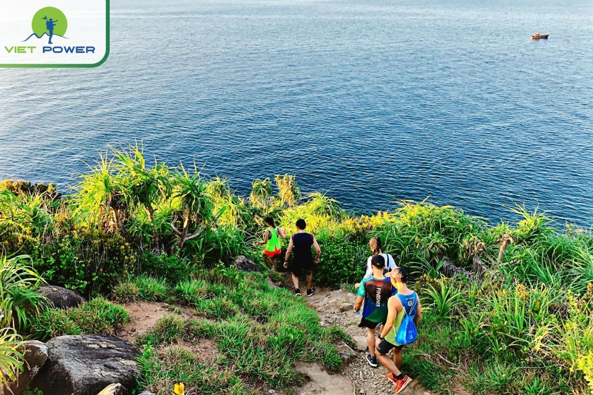 Jungle Trekking the cliffs above the sea