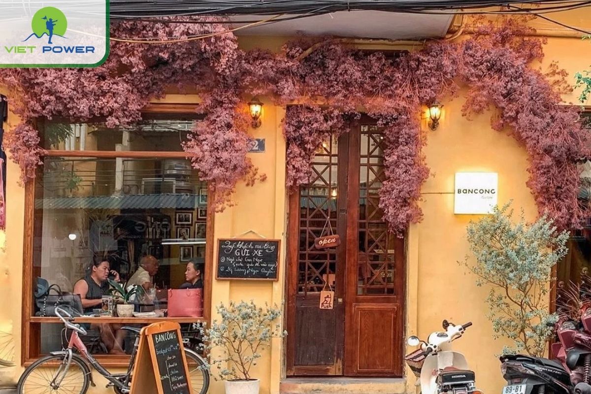Discover the Best Breakfast in Hanoi Old Quarter: Cafes and Restaurants.