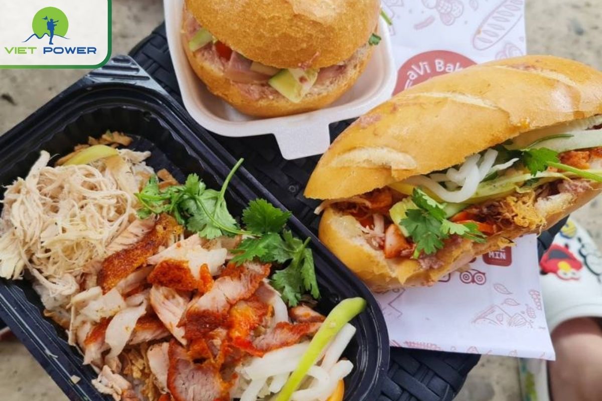Best Cheap Eats In Ho Chi Minh City Under 100.000 VNĐ: Banh mi Bay Ho.