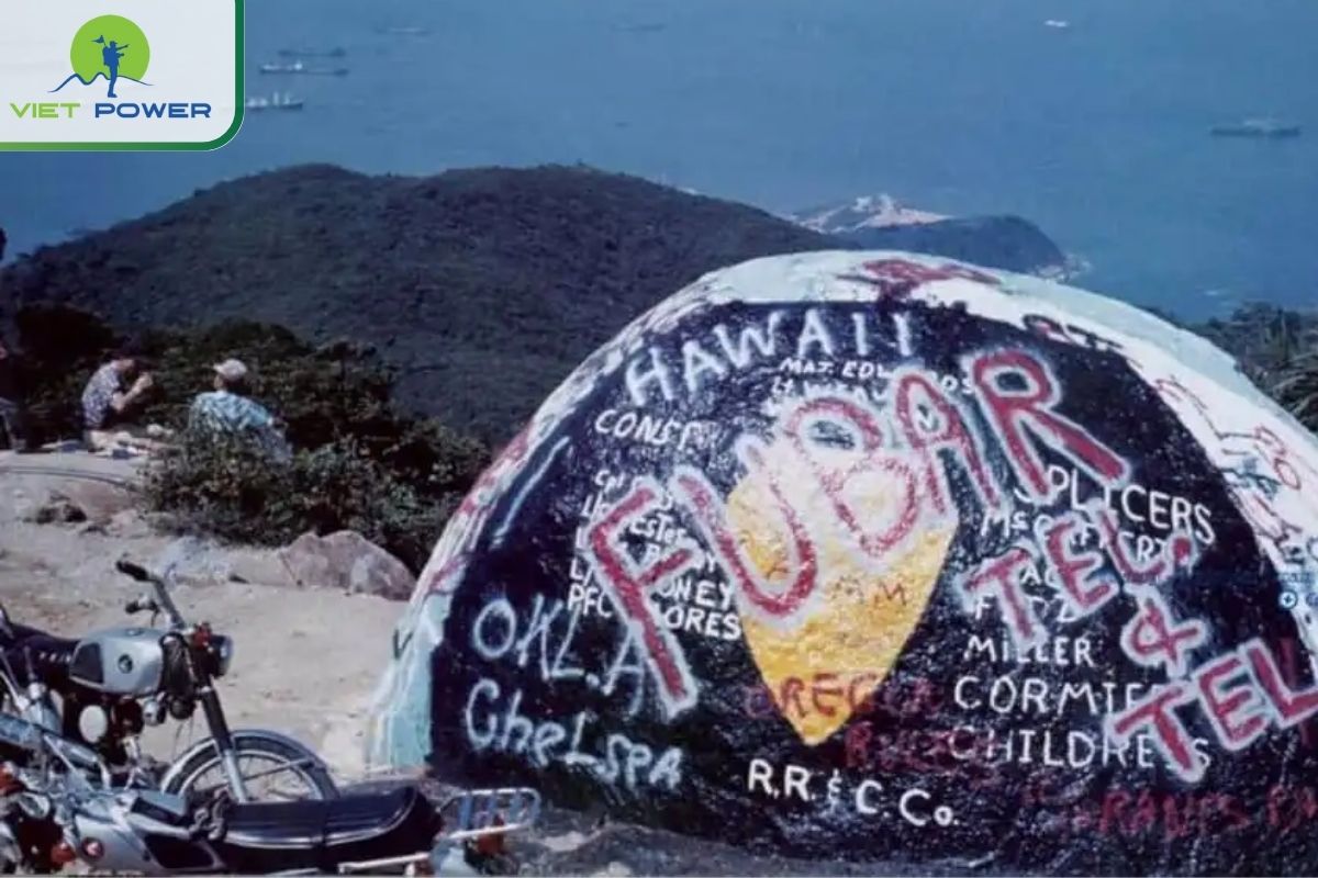 Motorbike ride to Boom Boom Rock