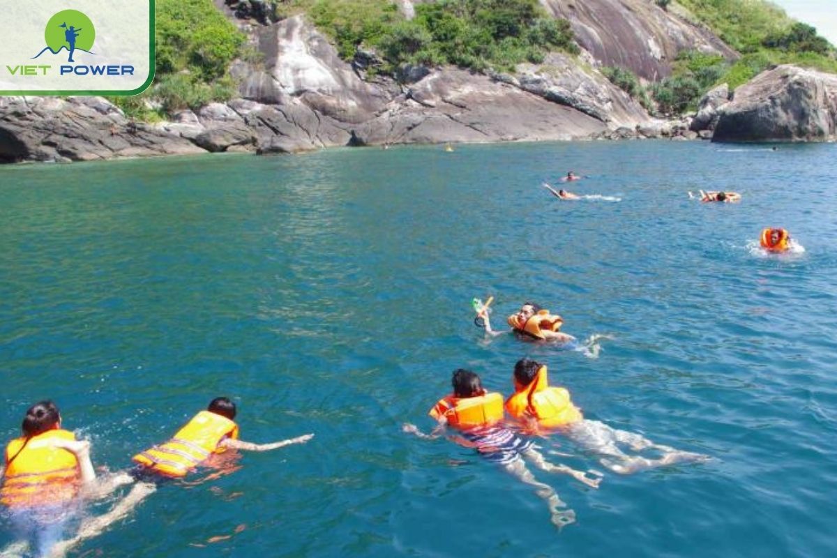 Relax and swim at Bai But