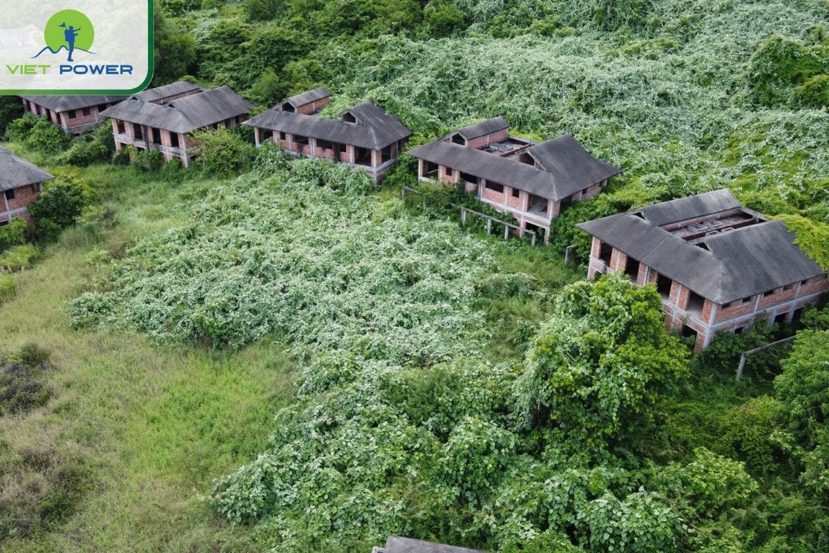 Abandoned resorts in Son Tra peninsula