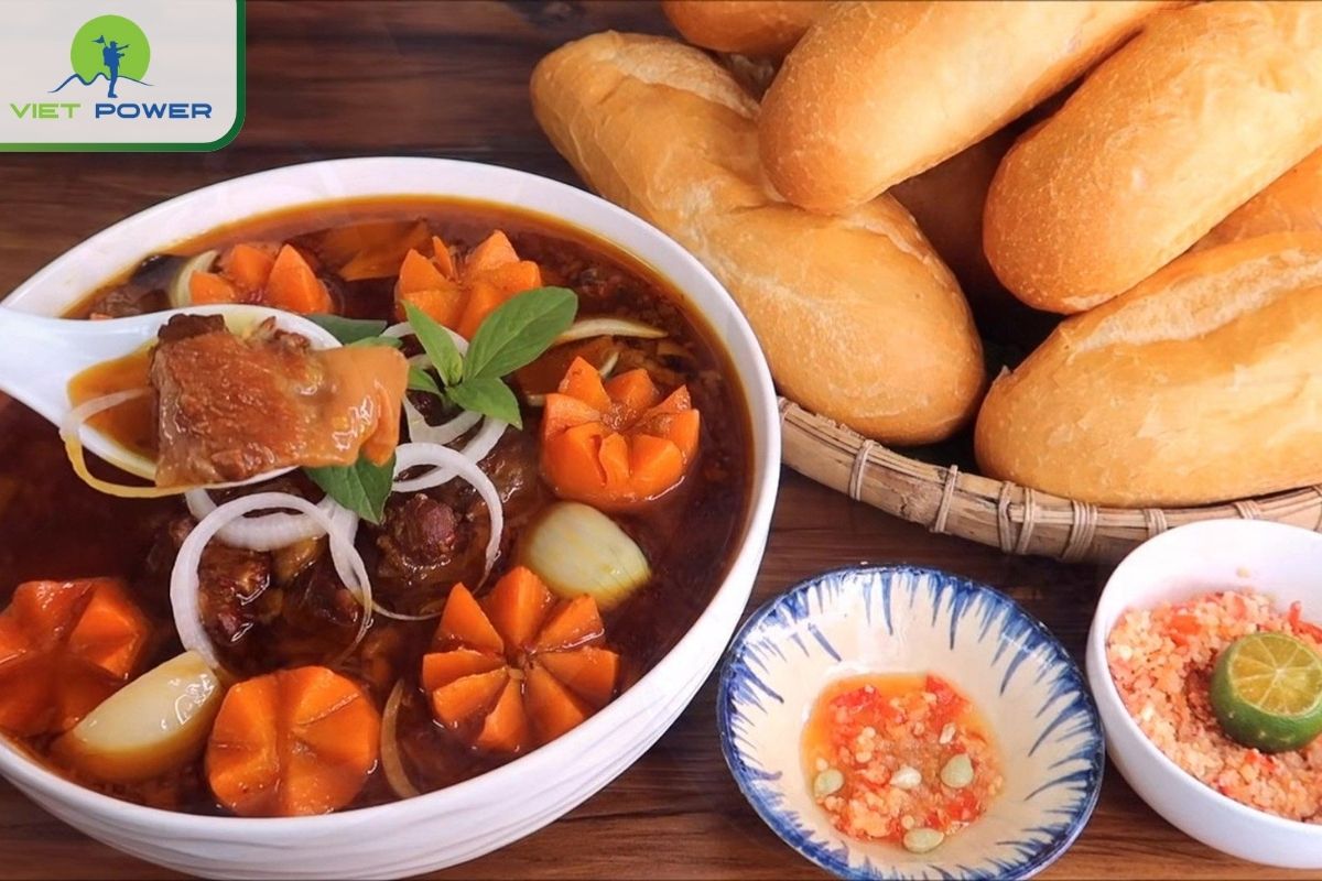 10 Must-Try Street Food in Ho Chi Minh District 1: Bo Kho