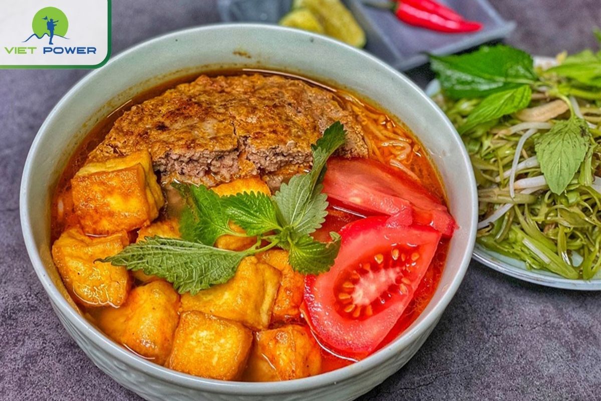 10 Must-Try Street Food in Ho Chi Minh District 1: Bun rieu