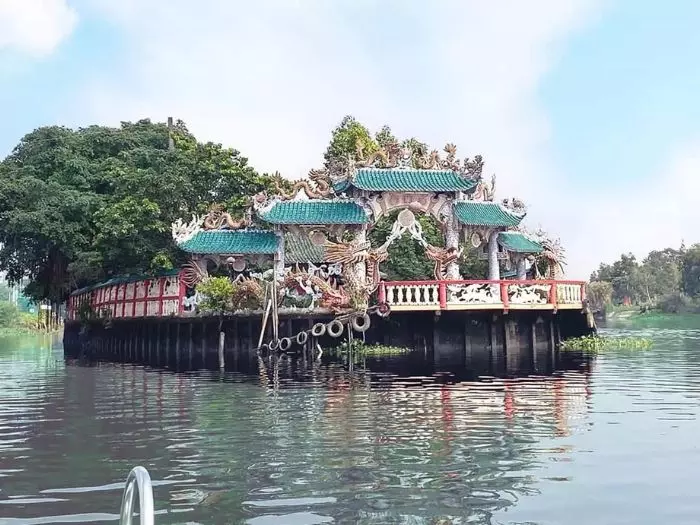 Saigon Dragon Floating Temples by Luxury Speedboat in Day Tour