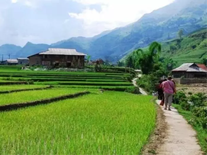 Sapa Trekking and Colorful Markets in 5 Days