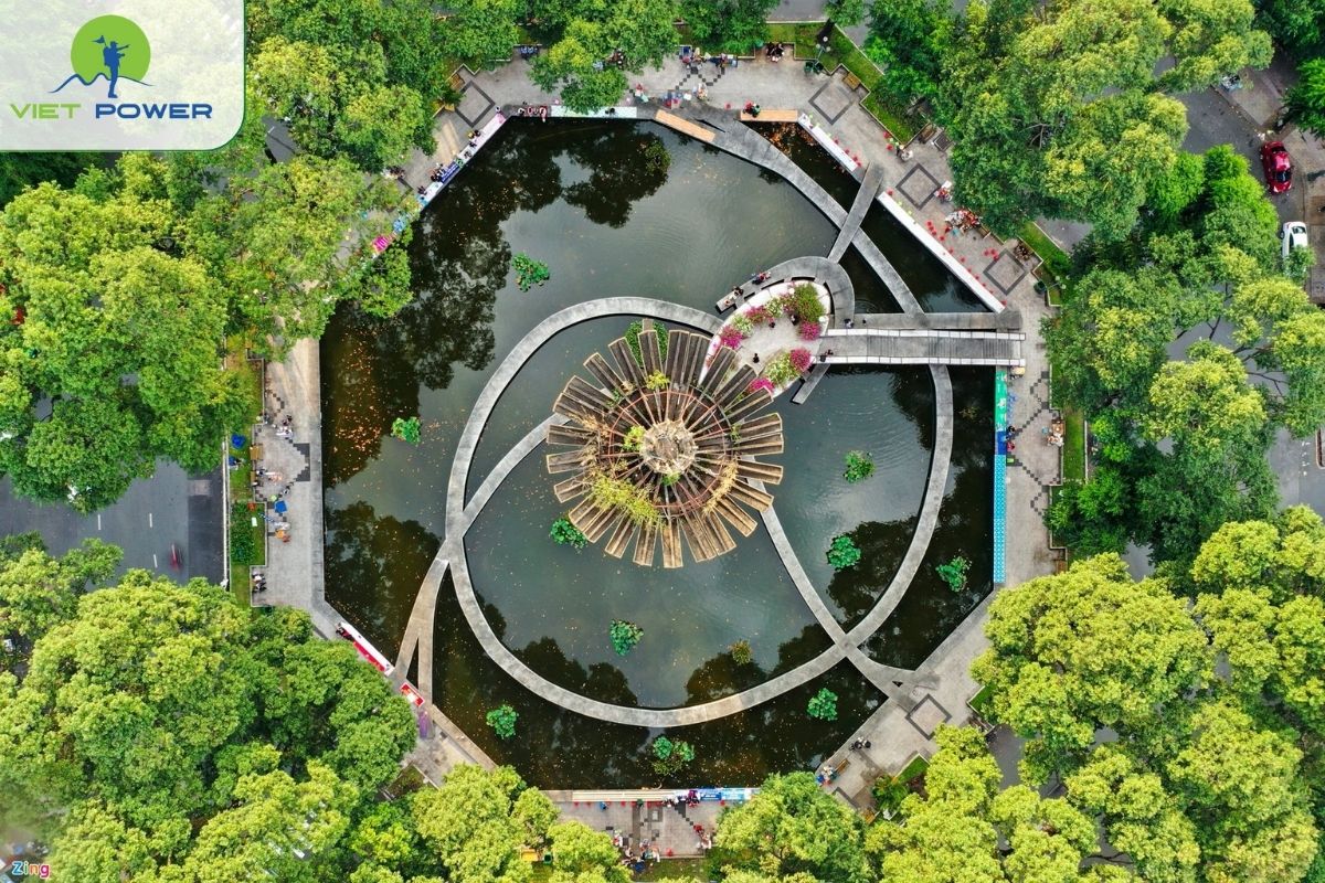 Turtle Lake Roundabout (Hồ Con Rùa)