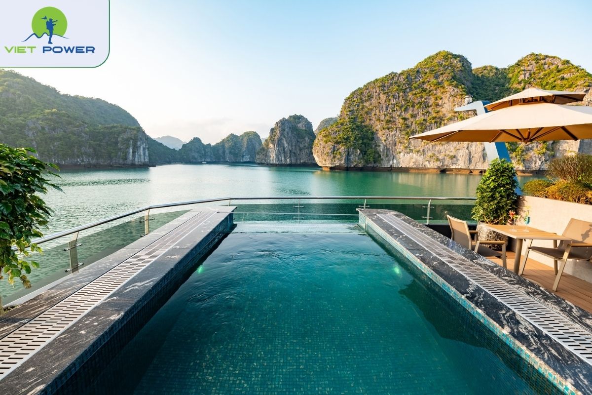 All-Season Outdoor Jacuzzi