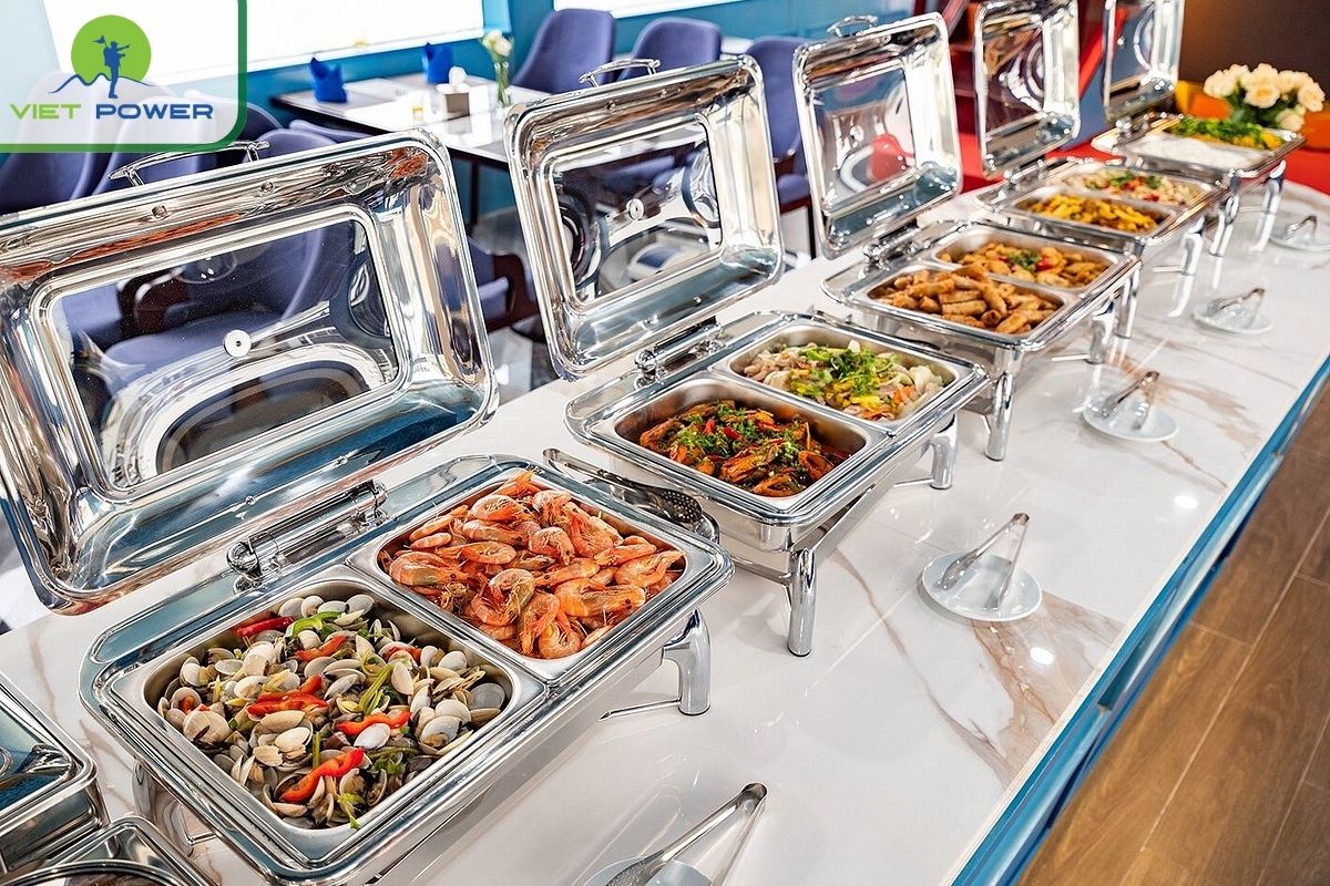 Seafood specialties freshly caught from the bay