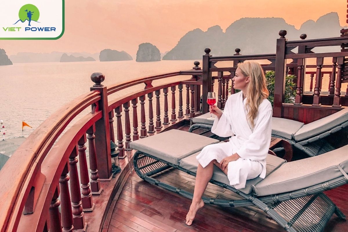 Evening cocktails on the sundeck