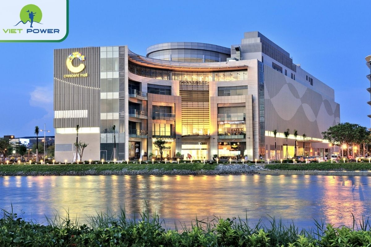 Crescent Mall (District 7)