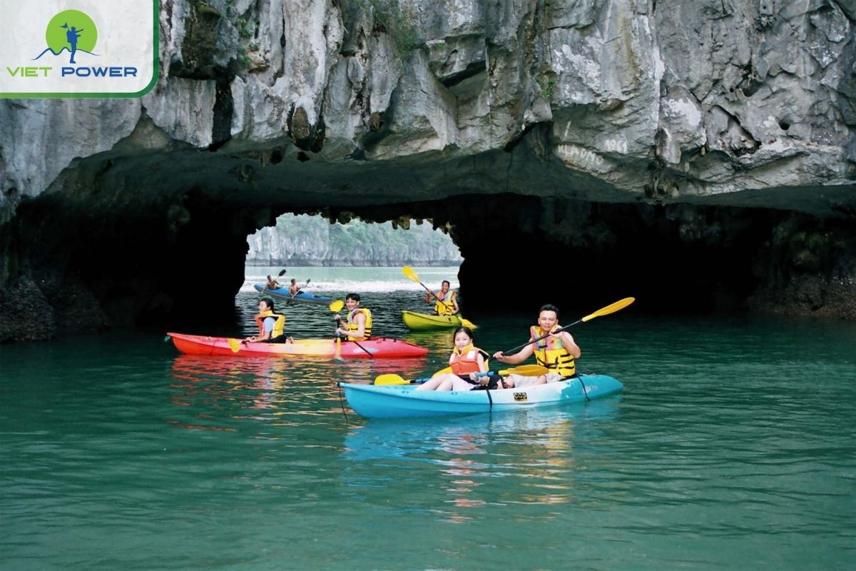  Explore the Dark & Light Cave by kayak