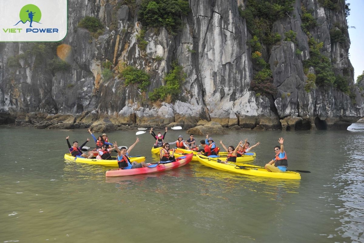 Kayaking around limestone cliffs and hidden lagoons