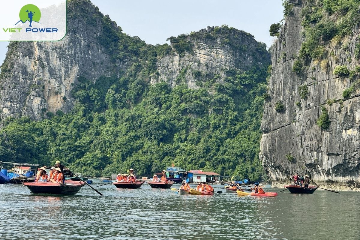 Bamboo boat to explore the floating village